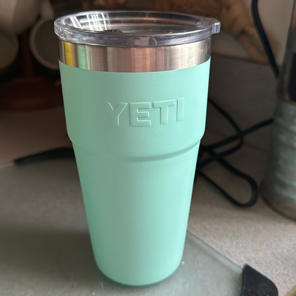 Yeti 16oz tumbler